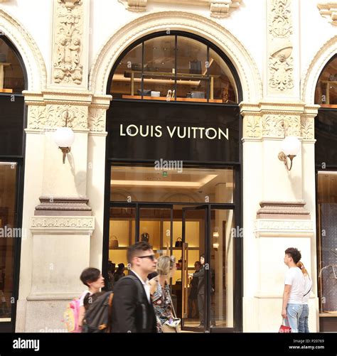 louis vuitton stores in italy|buying louis vuitton in milan.